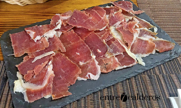 Para disfrutar comiendo, la Cueva de Madera by Montse y Leo