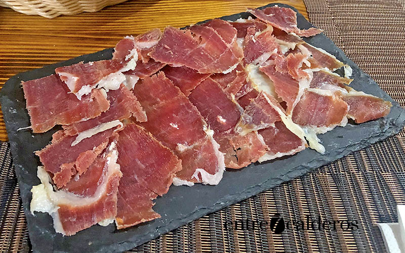 Para disfrutar comiendo, la Cueva de Madera by Montse y Leo