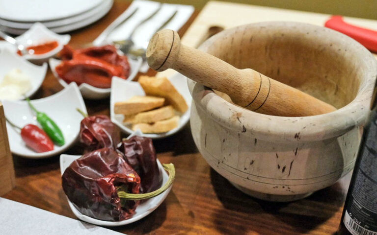 Abierto el plazo de participación en el concurso nacional de mojos con vinos de Tenerife