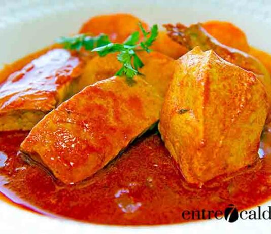 Atún en mojo rojo, Caprichos de La Gomera./ © Manuel Expósito.