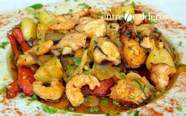 Revuelto de pulpo y gambas, una receta sencilla con sabor a mar